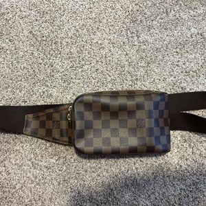 Louis Vuitton Belt Bag (Damier Ebene)